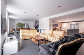 L'EMPEREUR somptueux duplex au style raffiné, Petit Juas, proche du centre